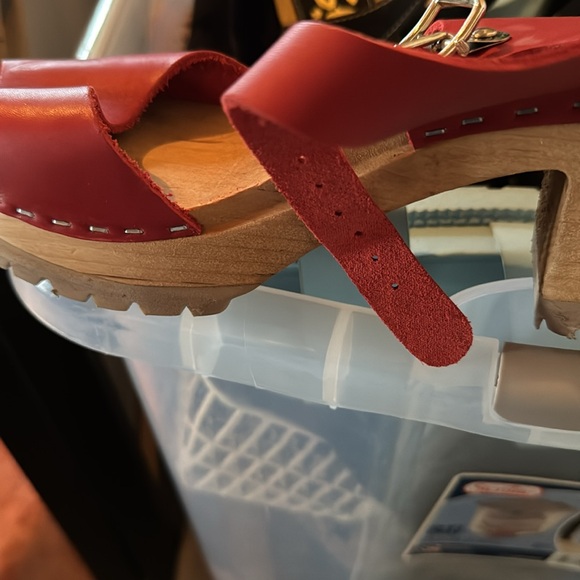 MIA Red Mules with Cross-Strap Design - Picture 3 of 4